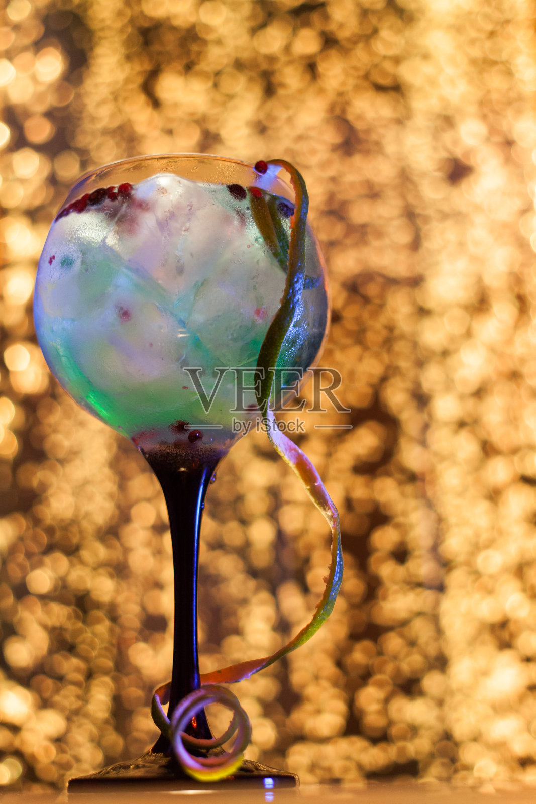 杜松子酒补药照片摄影图片