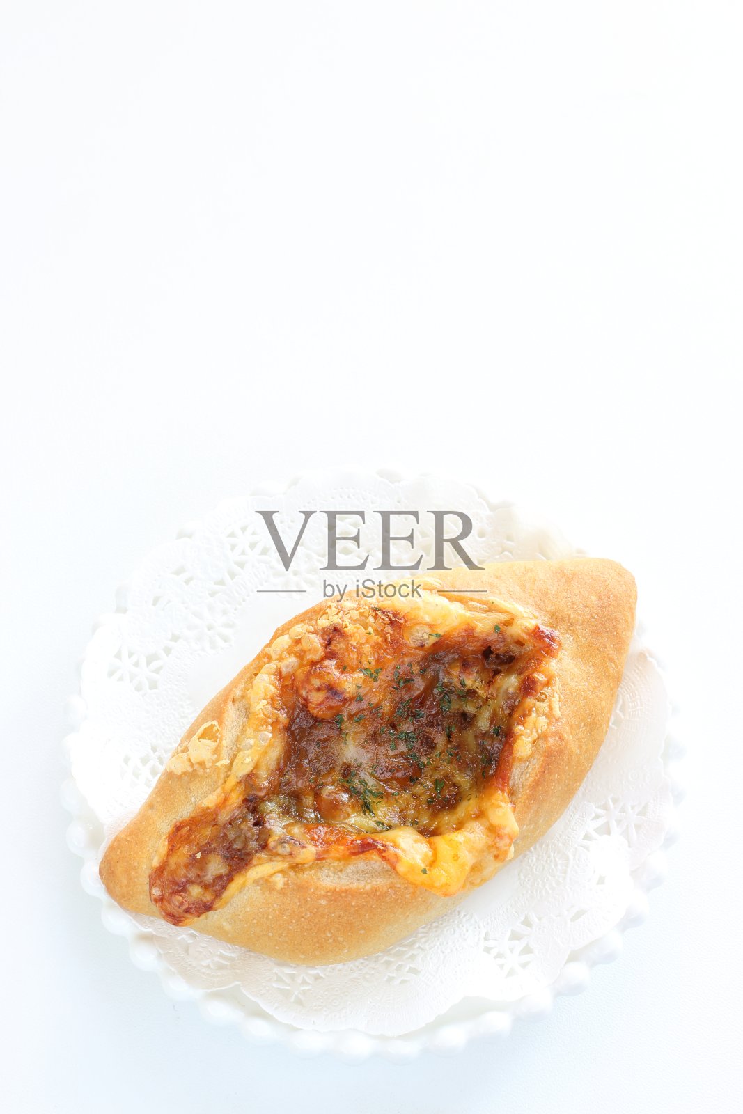 早餐吃奶酪和肉末法式面包照片摄影图片