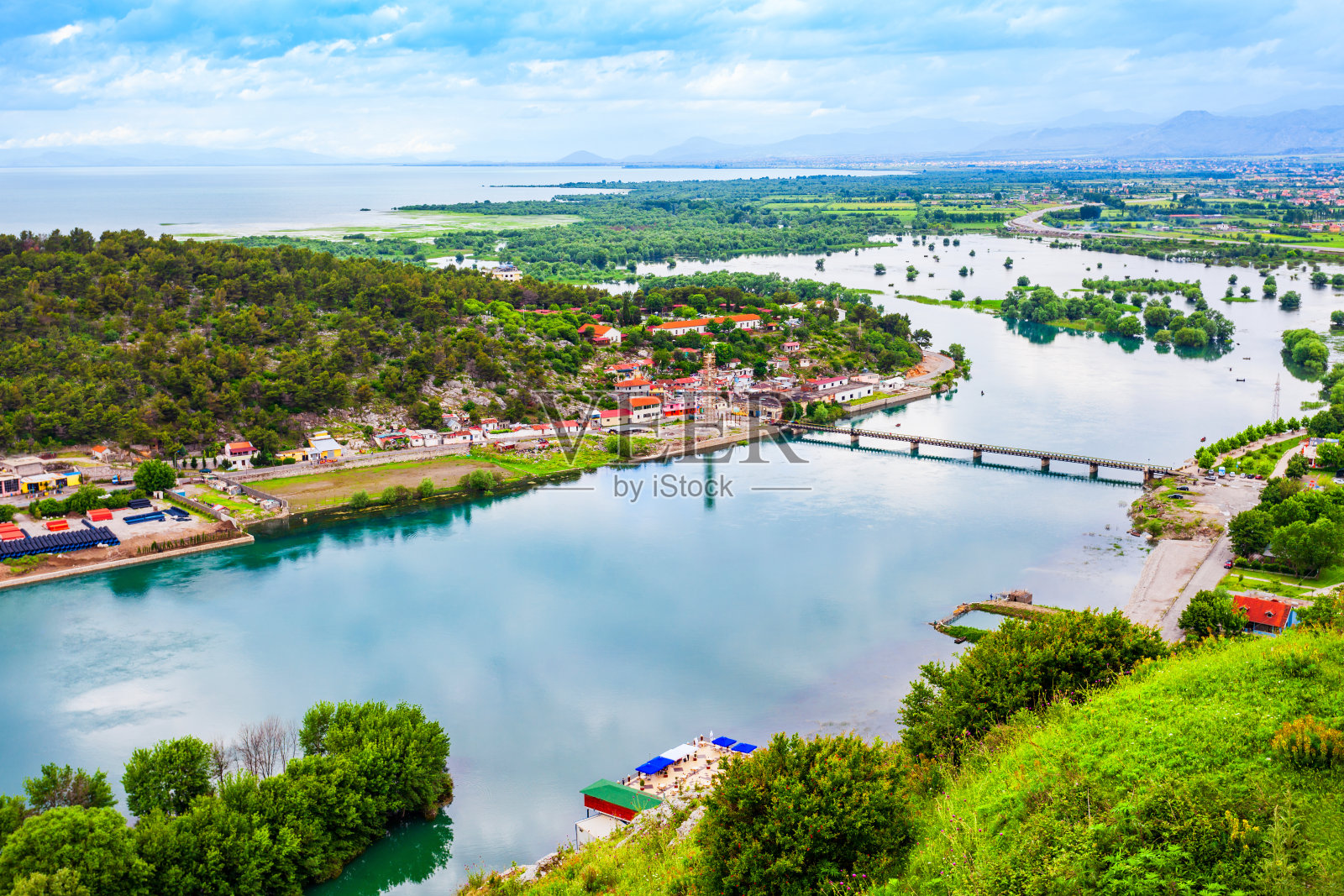 斯库德镇鸟瞰图，阿尔巴尼亚照片摄影图片