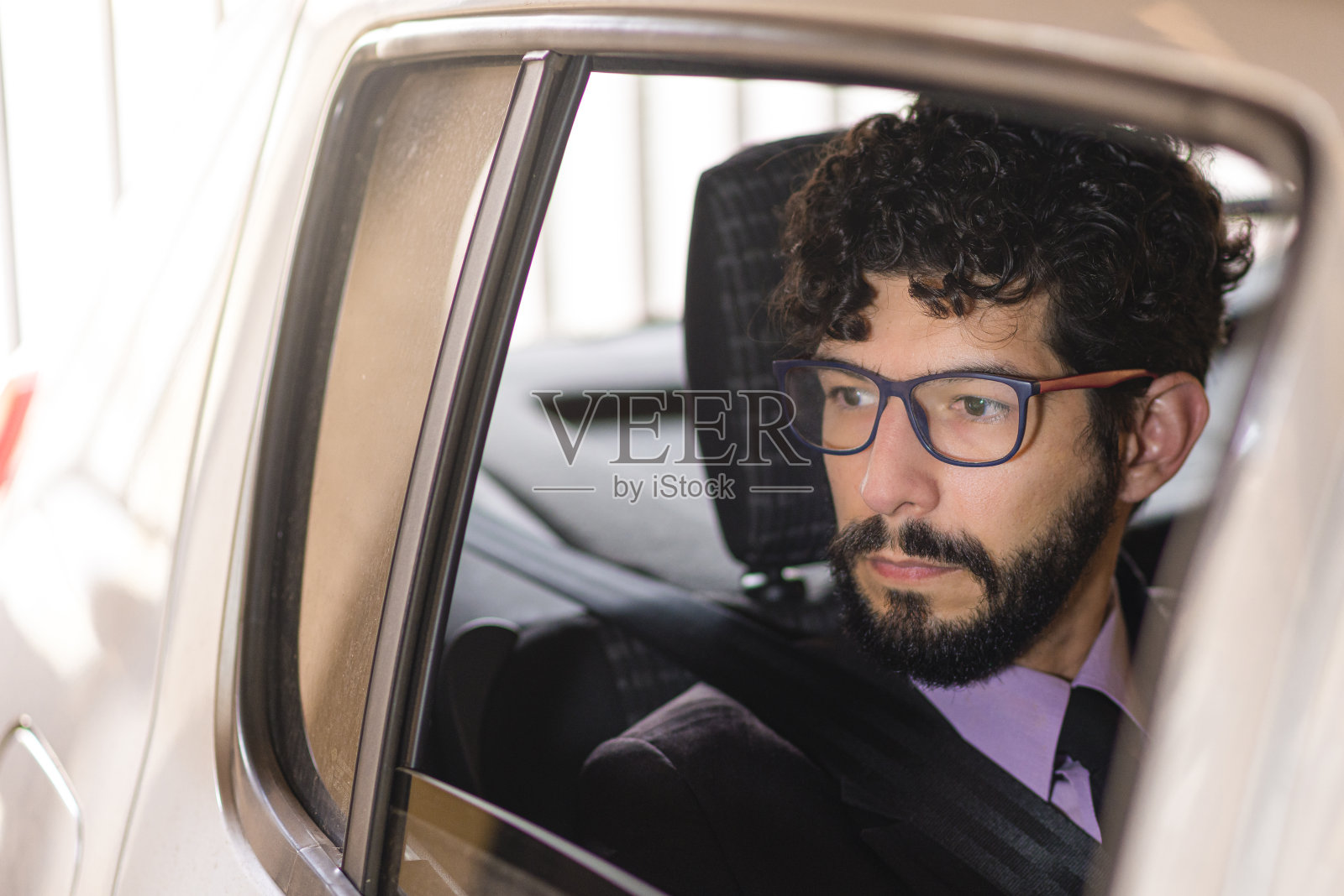 商人在应用汽车照片摄影图片