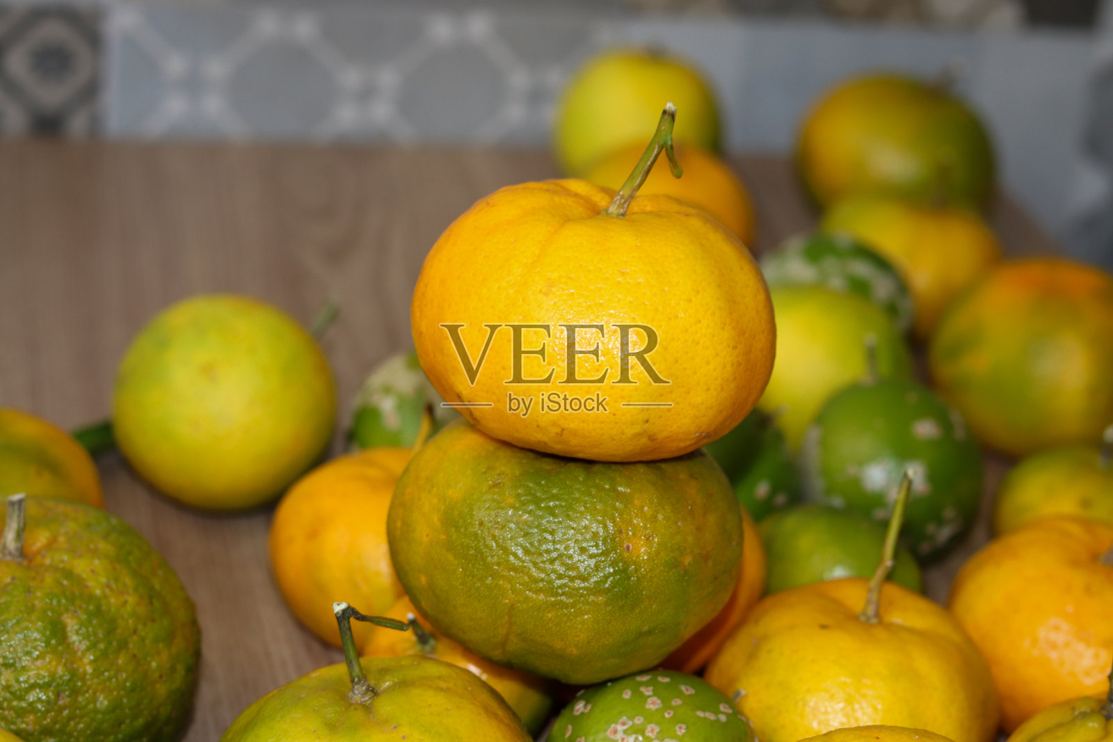 美味的有机水果。漂亮的柠檬，橘子和佛手柑。照片摄影图片