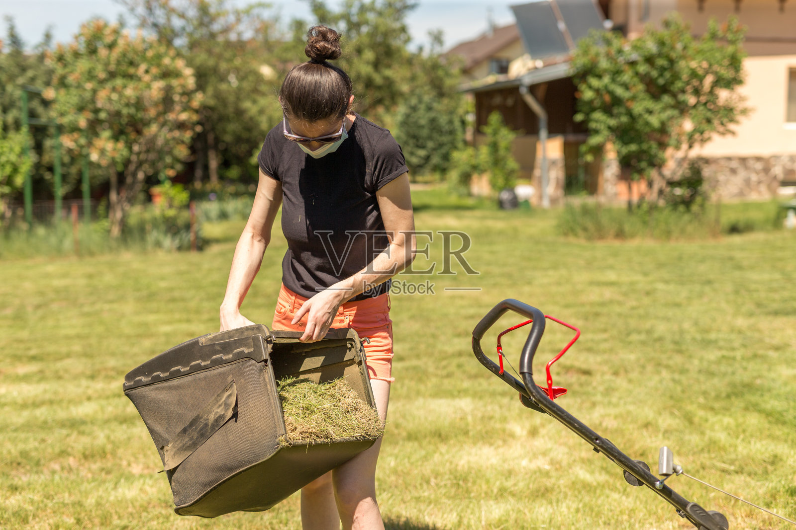 隔离或自我隔离期间的家庭生活照片摄影图片