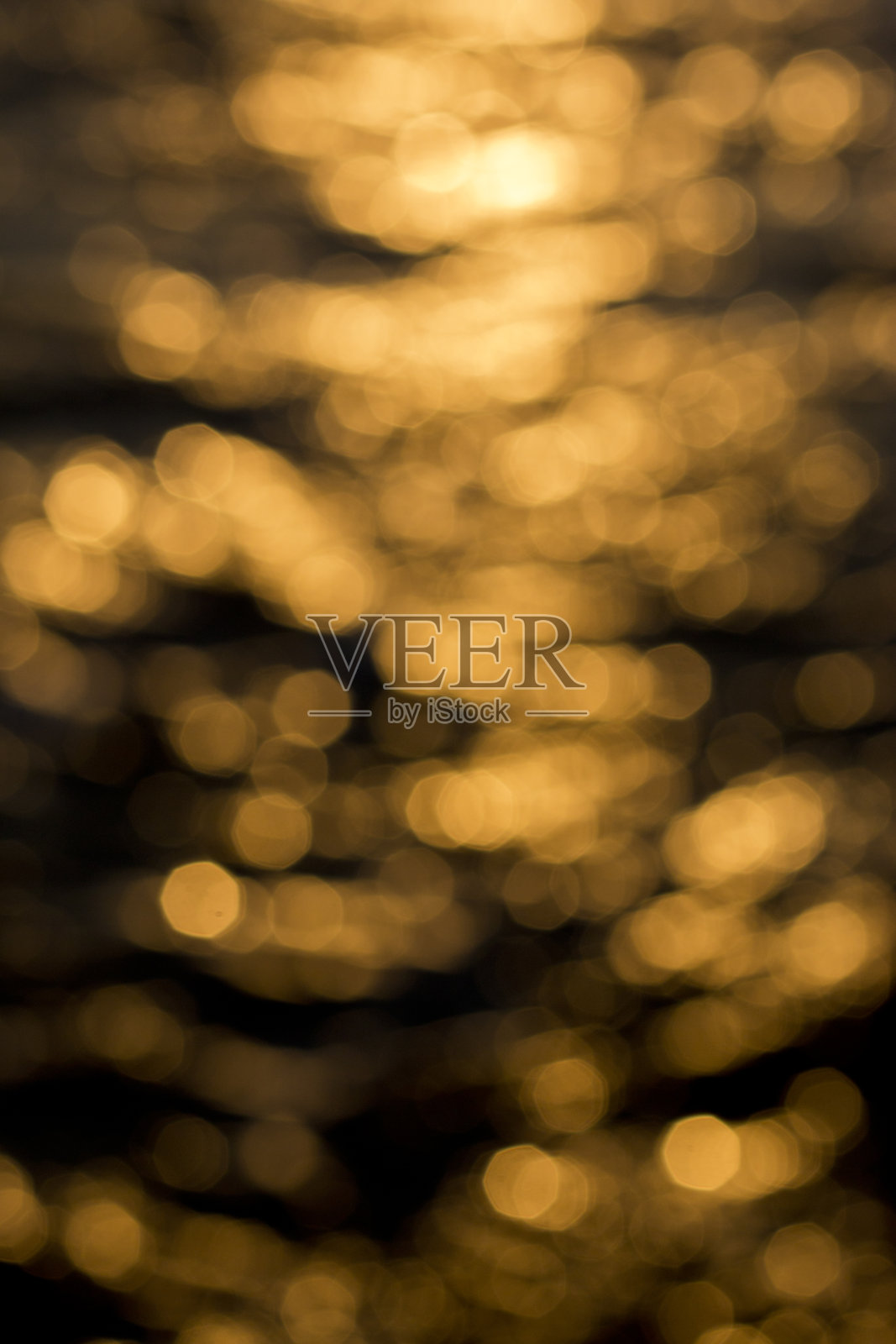 失焦散景对着大海照片摄影图片