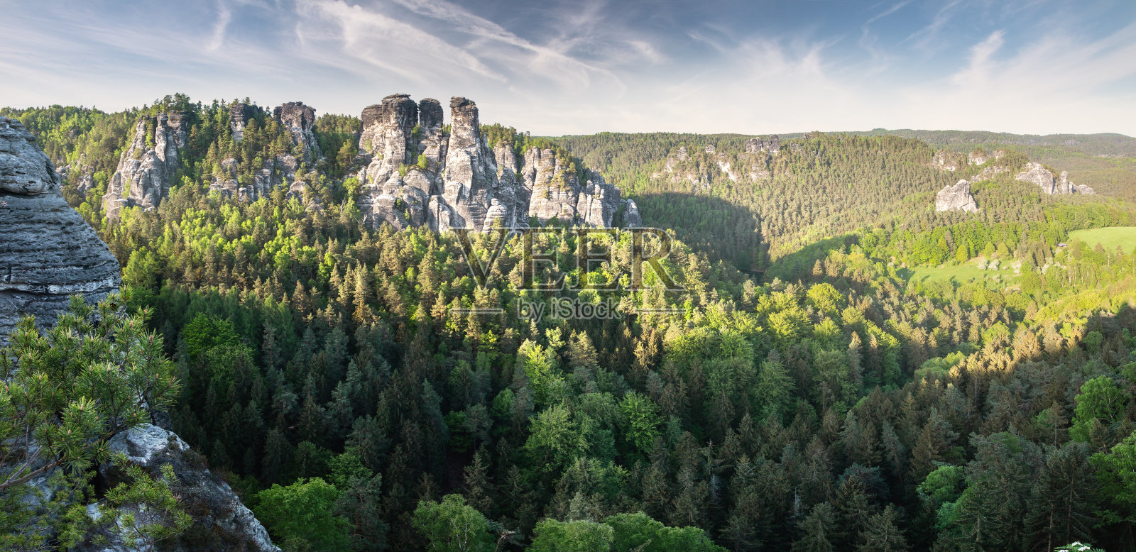 易北河砂岩山照片摄影图片