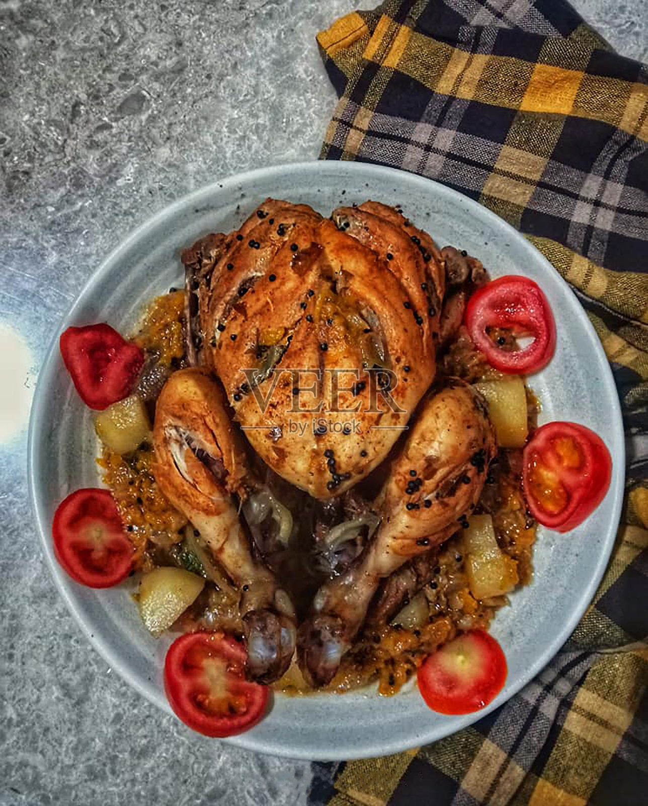 自制咖喱鸡配番茄照片摄影图片