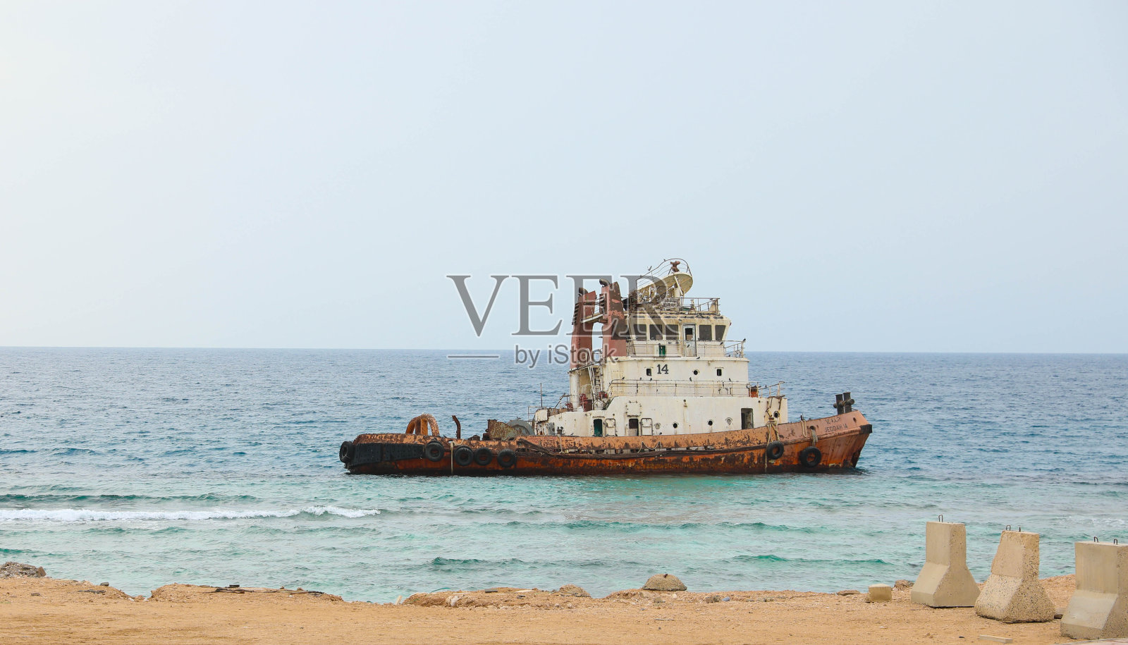 红海沉船照片摄影图片