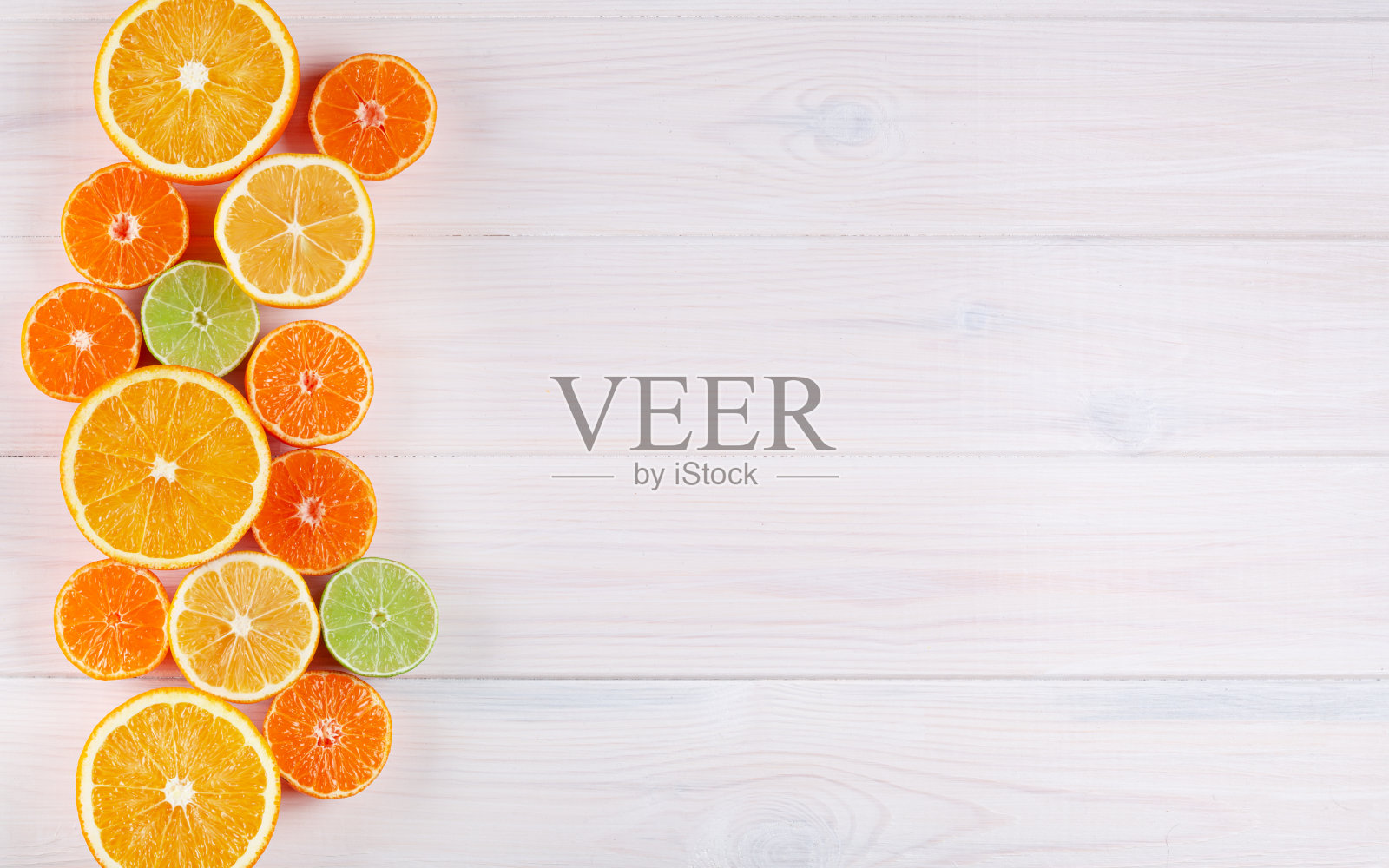 白木背景上的柑橘照片摄影图片