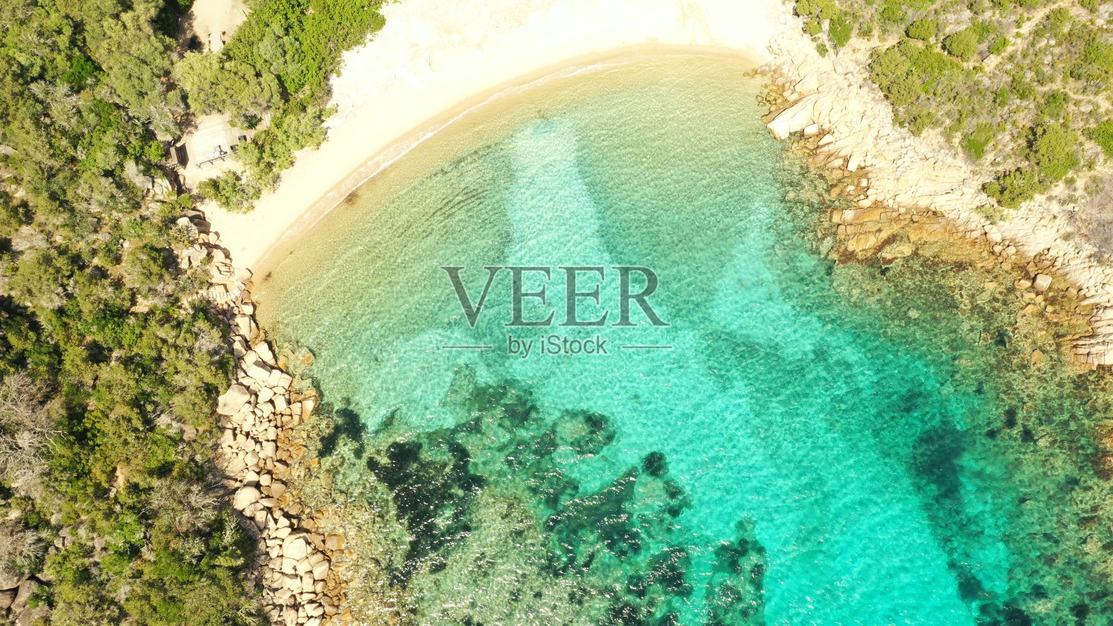 从无人机上看到的科西嘉溪照片摄影图片