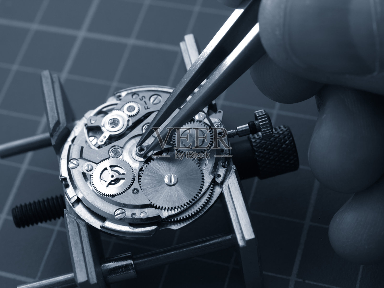 古董表正在修理中照片摄影图片