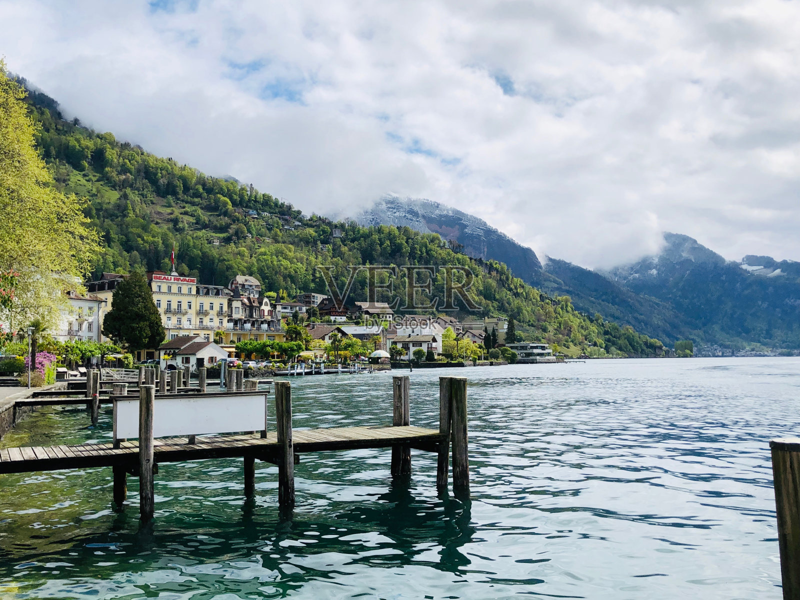 码头在Weggis照片摄影图片