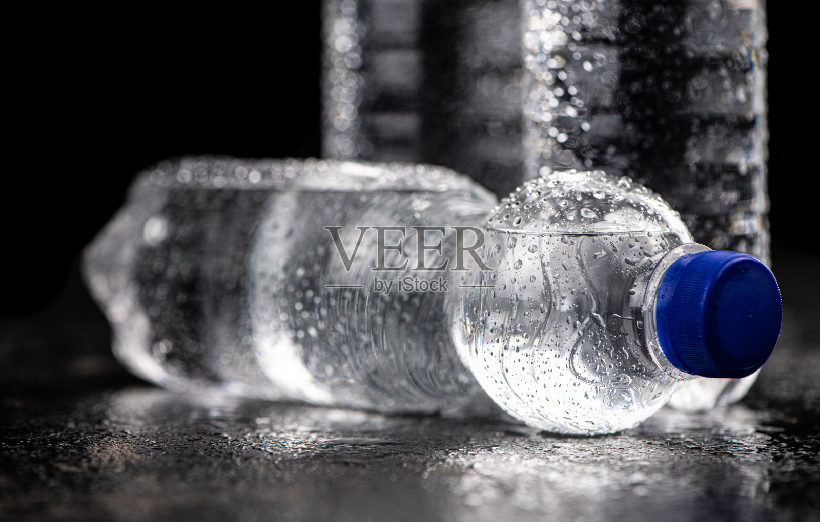 冰瓶装苏打水(特写镜头)照片摄影图片