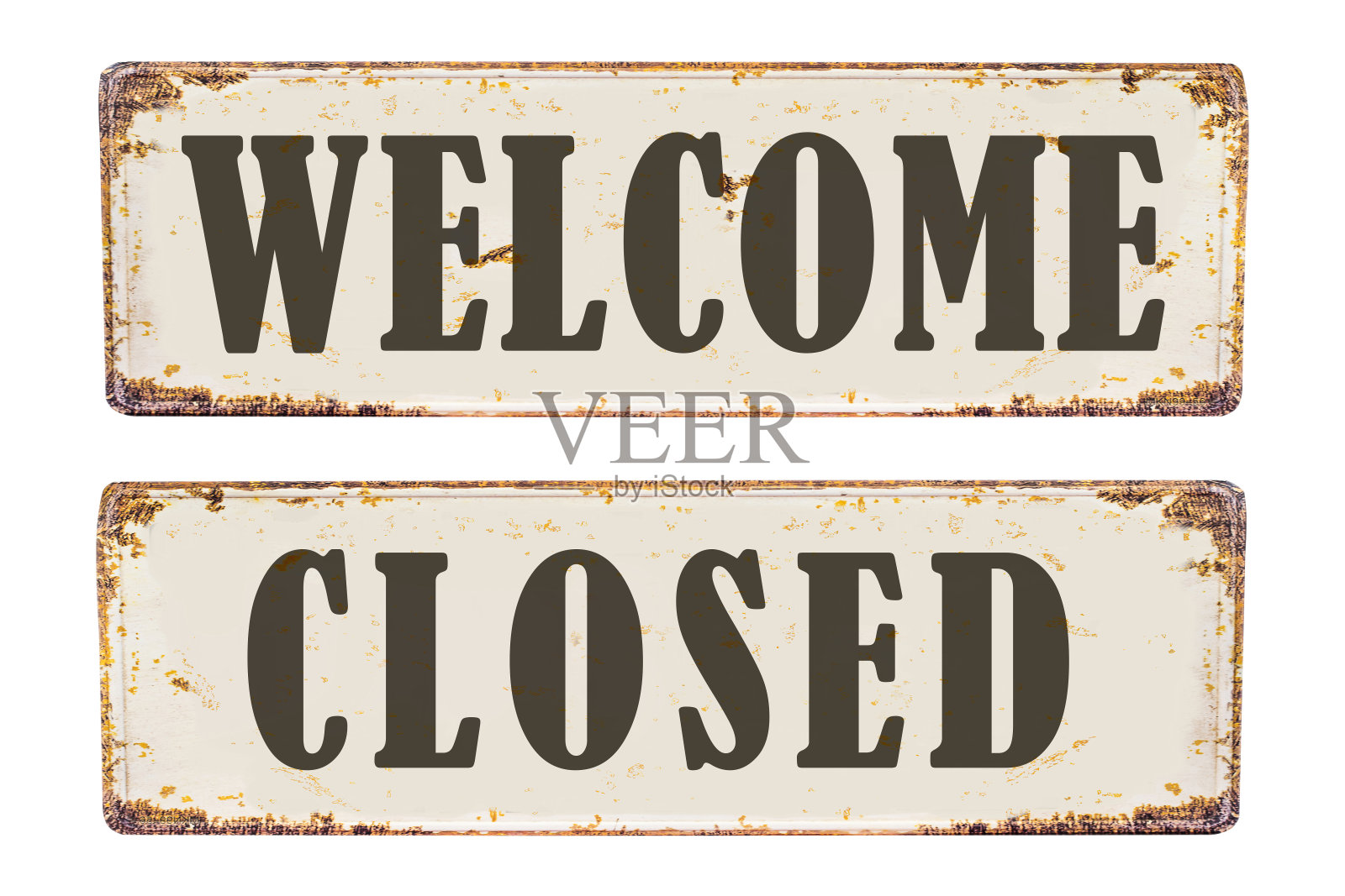 欢迎和封闭文本生锈的车辆牌照隔离在白色背景。照片摄影图片