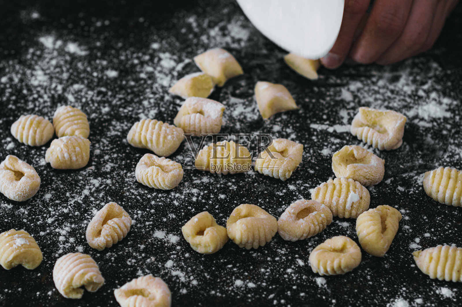 自制土豆团子照片摄影图片