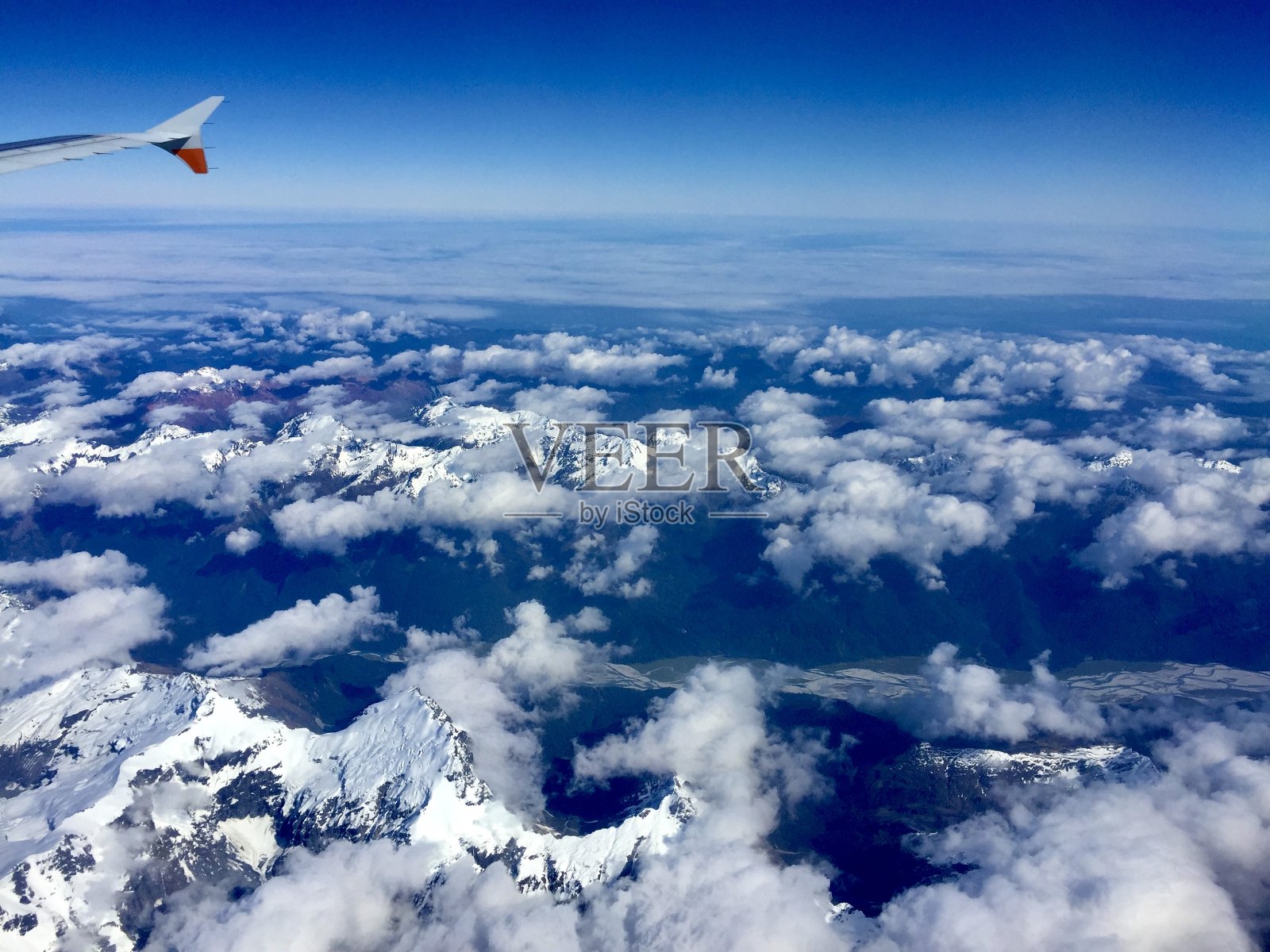 鸟瞰图雪山，新西兰照片摄影图片