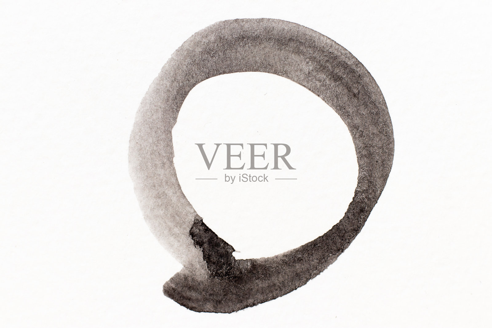 黑色水彩手绘作为画笔或旗帜在圆圈或圆形在白纸背景照片摄影图片