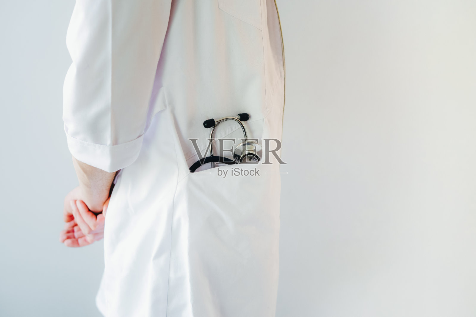 医生拿着一个声音内窥镜照片摄影图片