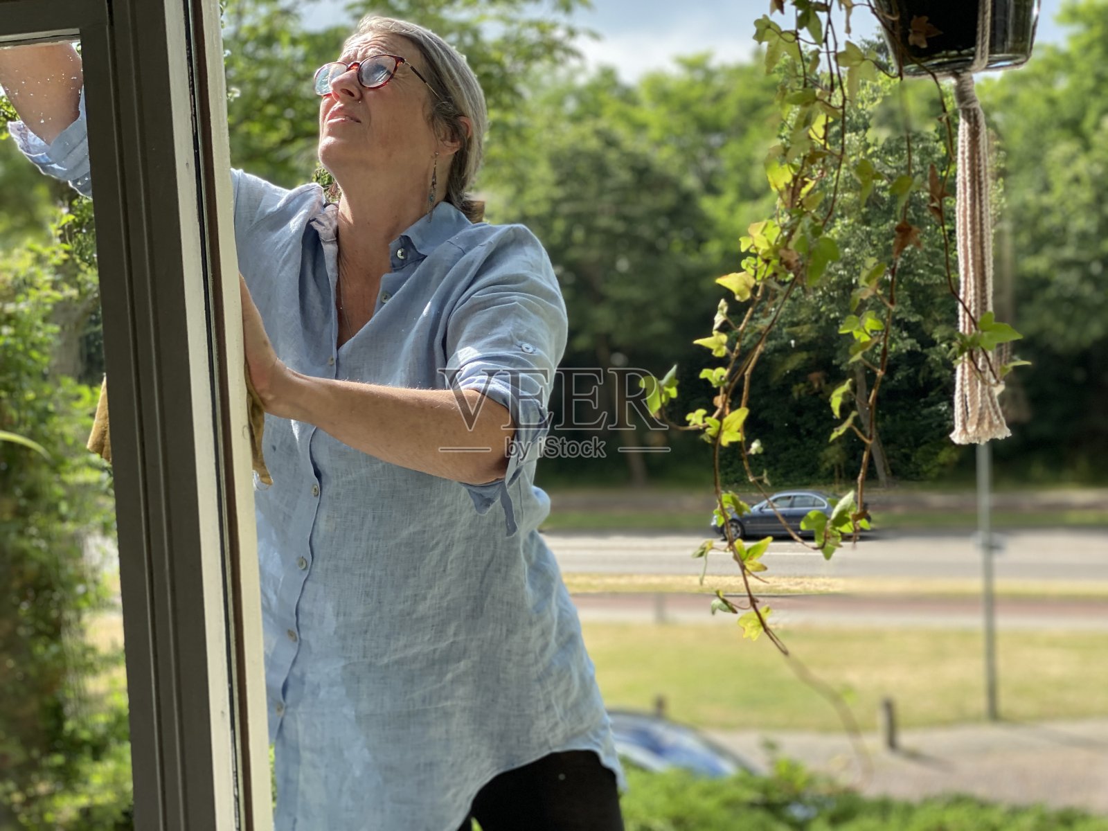 清洗窗户照片摄影图片