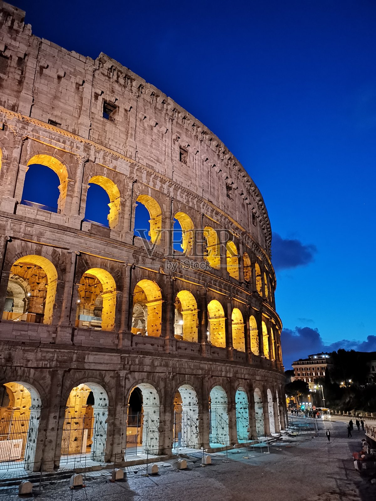 意大利罗马斗兽场夜景。由无国界旅行者拍摄于2015/05/18。照片摄影图片