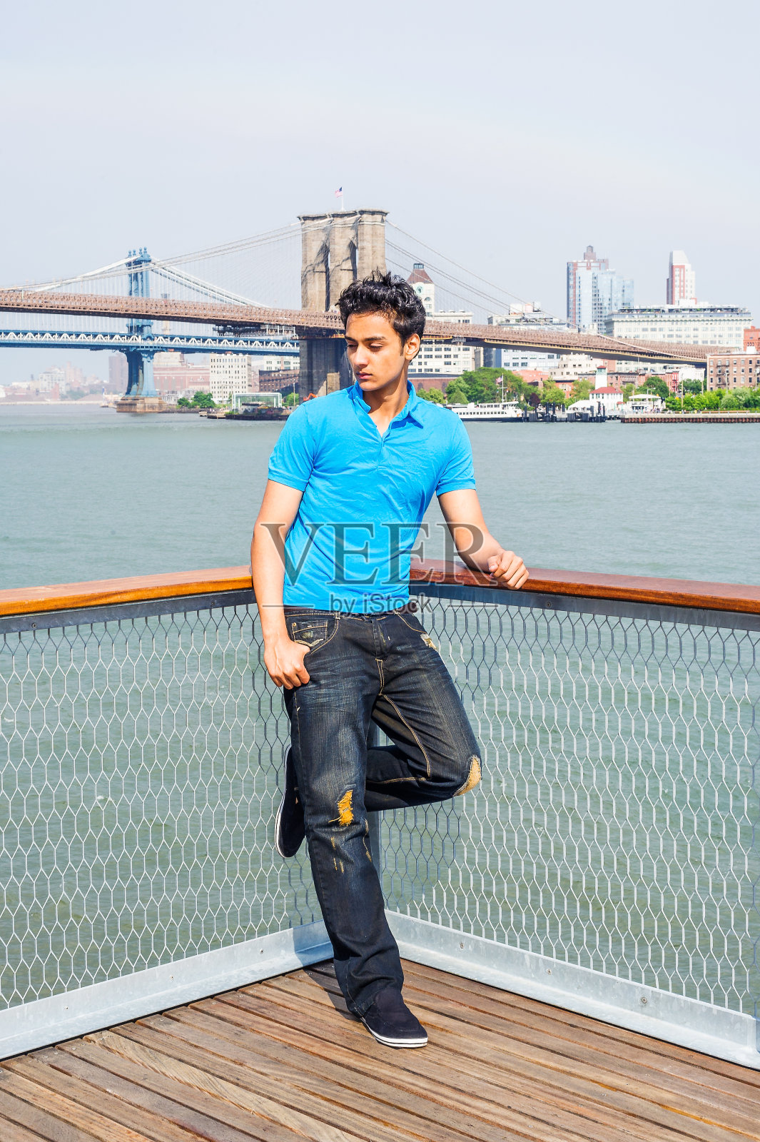 东印度裔美国青少年在纽约旅行，照片摄影图片