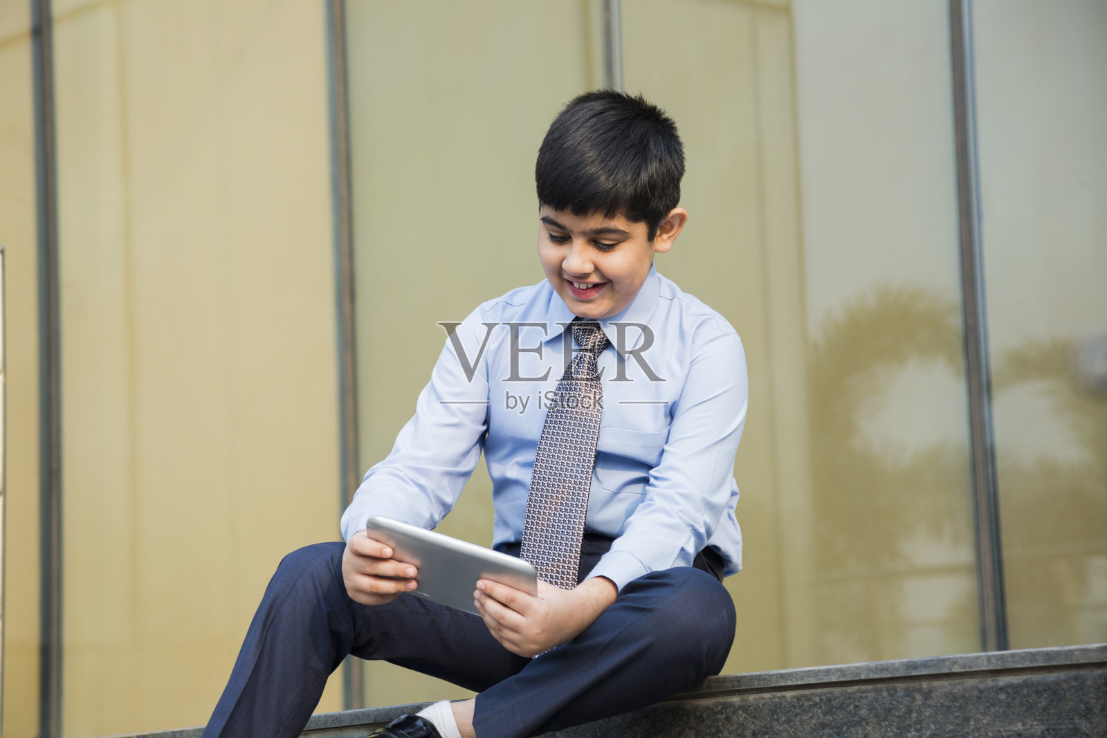 现代青少年男孩-商业-库存照片照片摄影图片