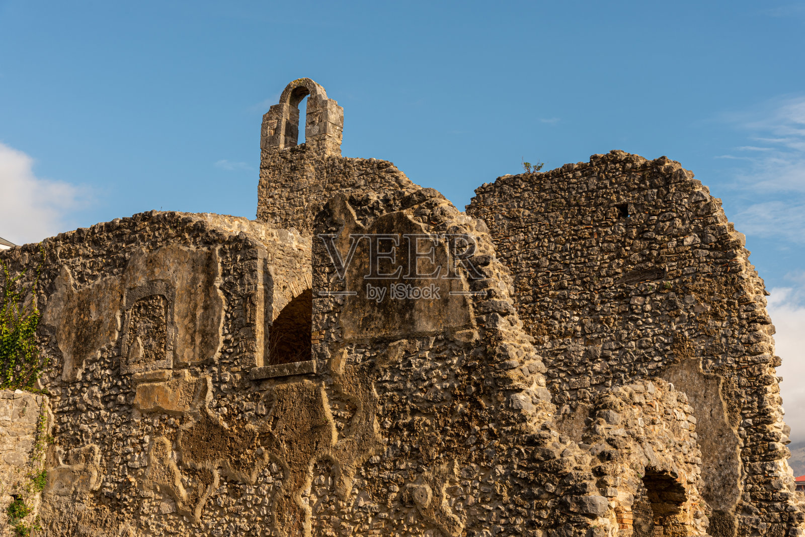 Isernia, Molise, S. Spirito天体修道院的废墟。视图。照片摄影图片
