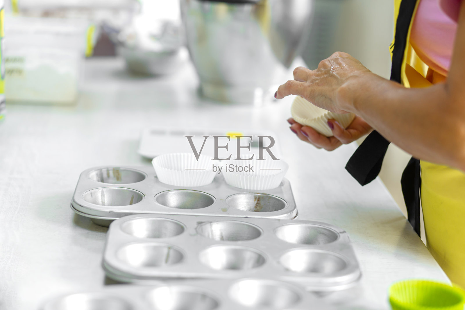 蛋糕烤盘。专业烹饪工具近距离照片摄影图片