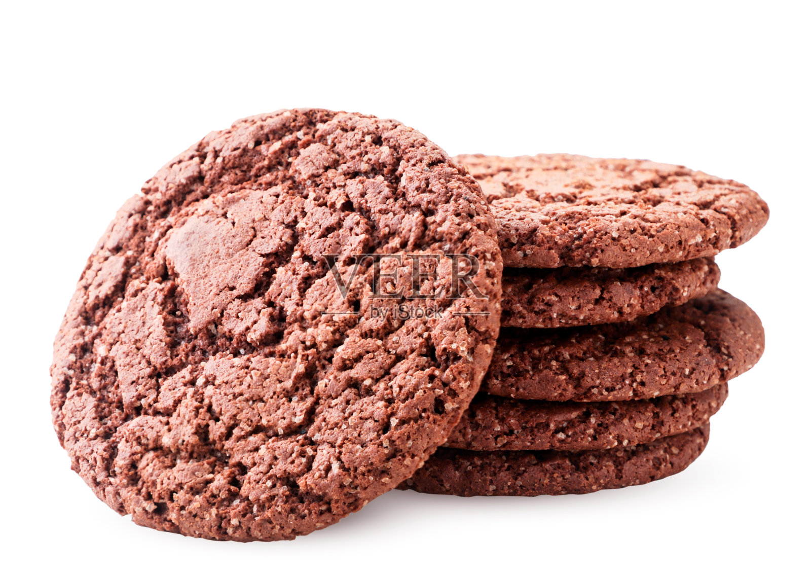 白色背景上的一堆巧克力饼干。孤立的照片摄影图片