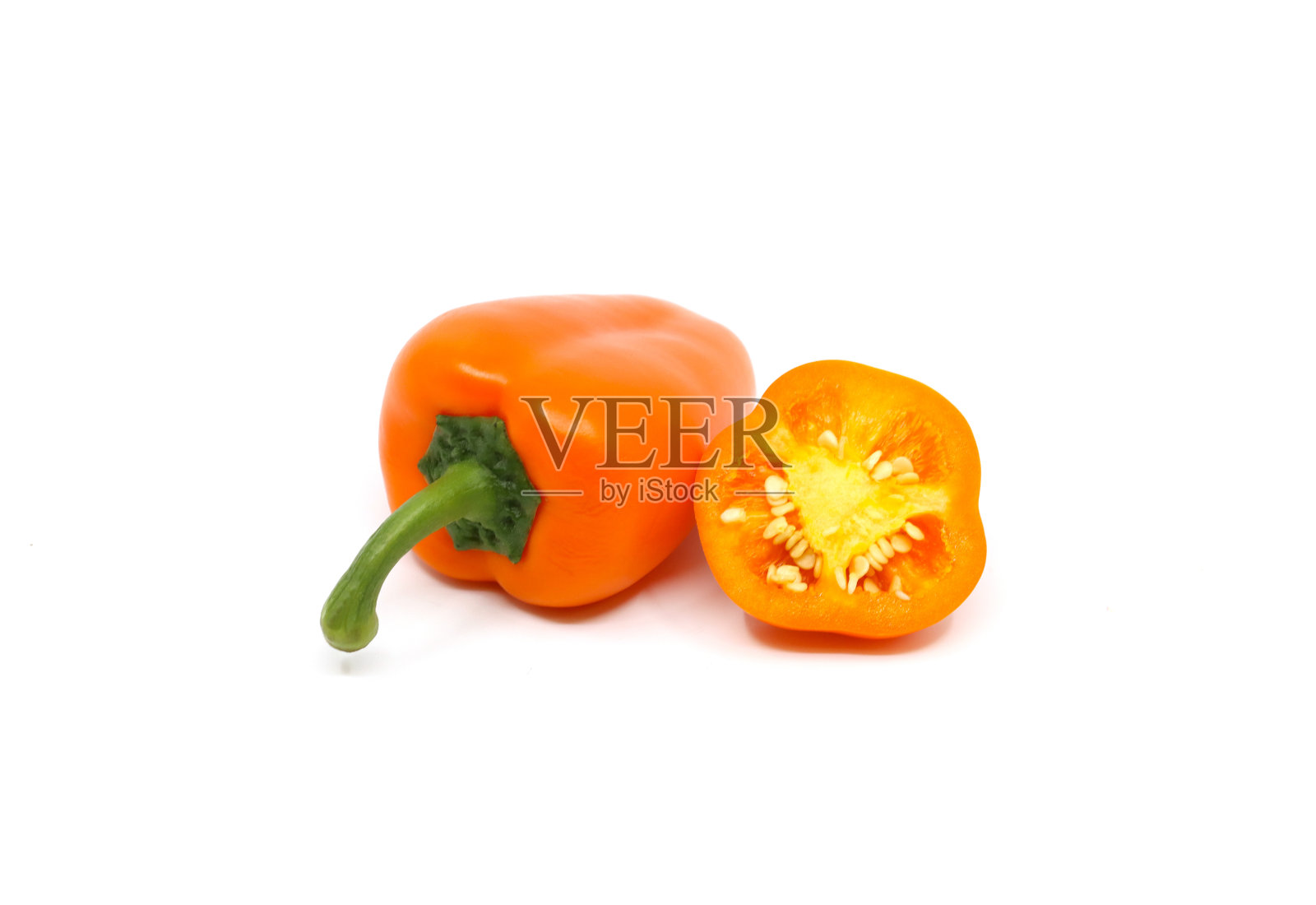 白色背景下分离的小辣椒照片摄影图片