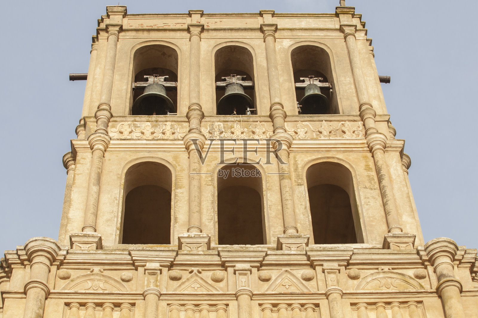 普里西马康塞普西翁教堂钟楼。Hornachos、西班牙照片摄影图片