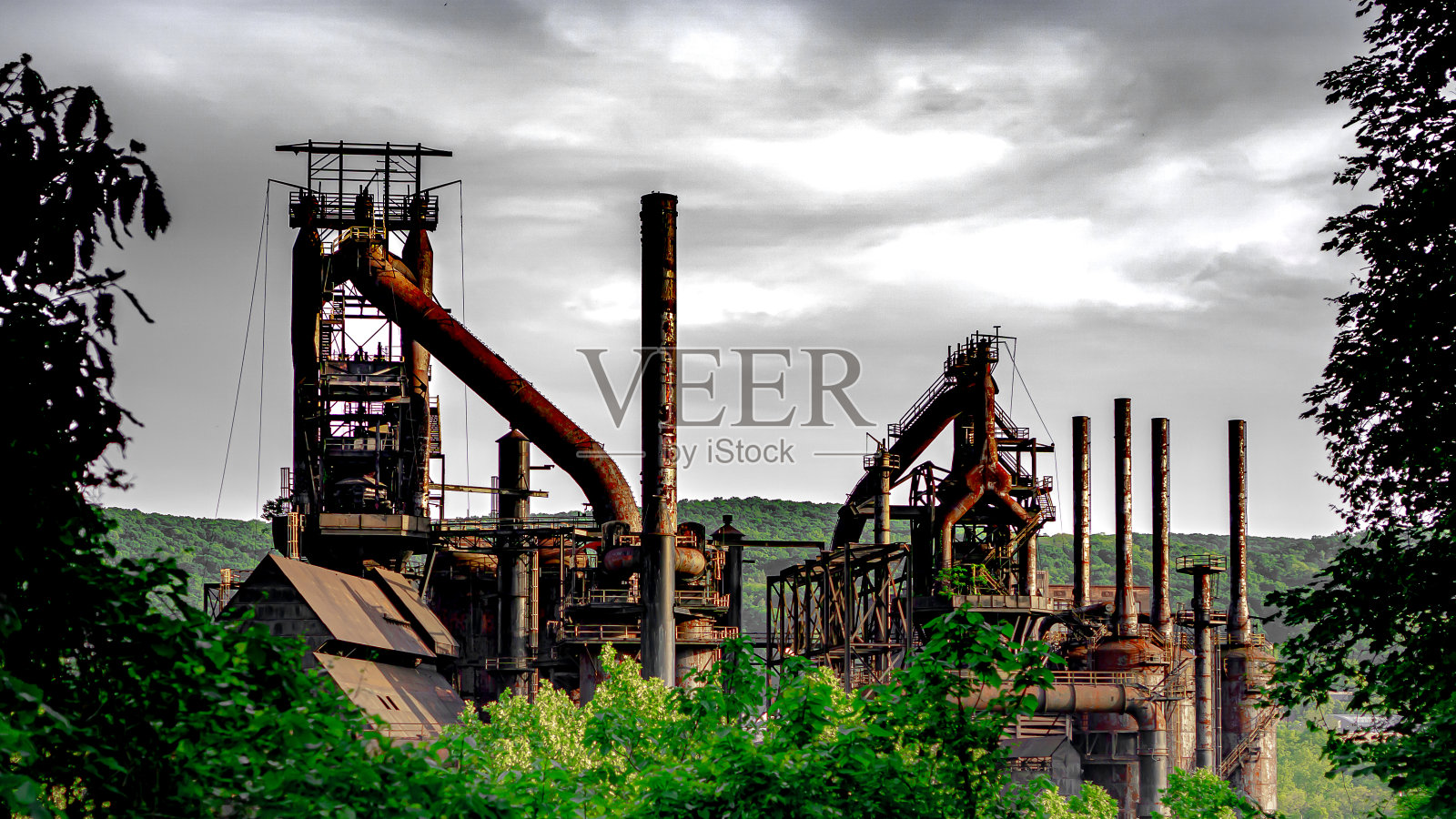 废弃的钢厂照片摄影图片