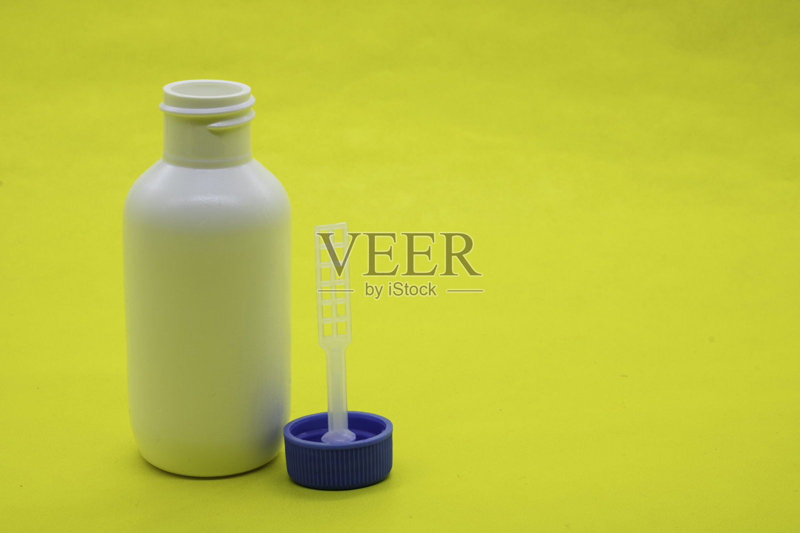 用于清洁浅伤口的消毒剂照片摄影图片