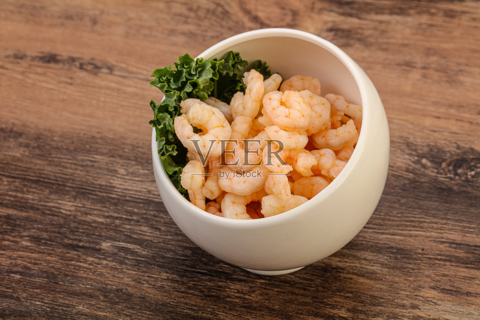 碗里的没有壳的小虾照片摄影图片