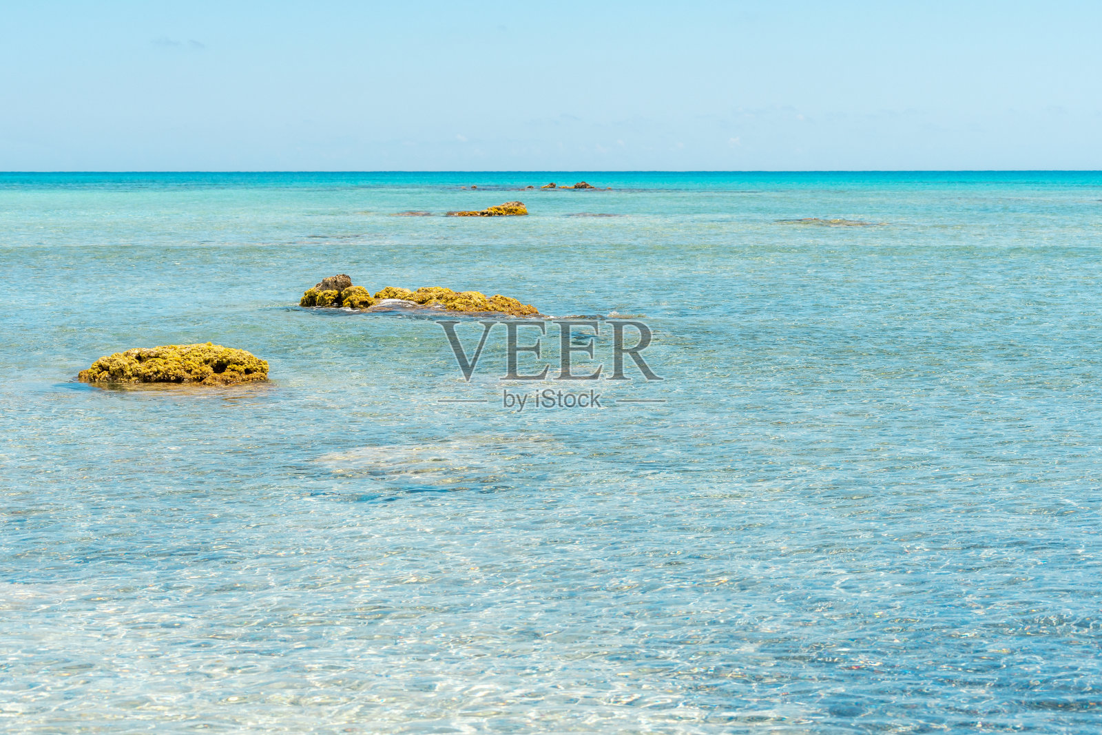 夏日背景，热带海滩。假日度假和旅游概念。Elafonisi希腊。照片摄影图片