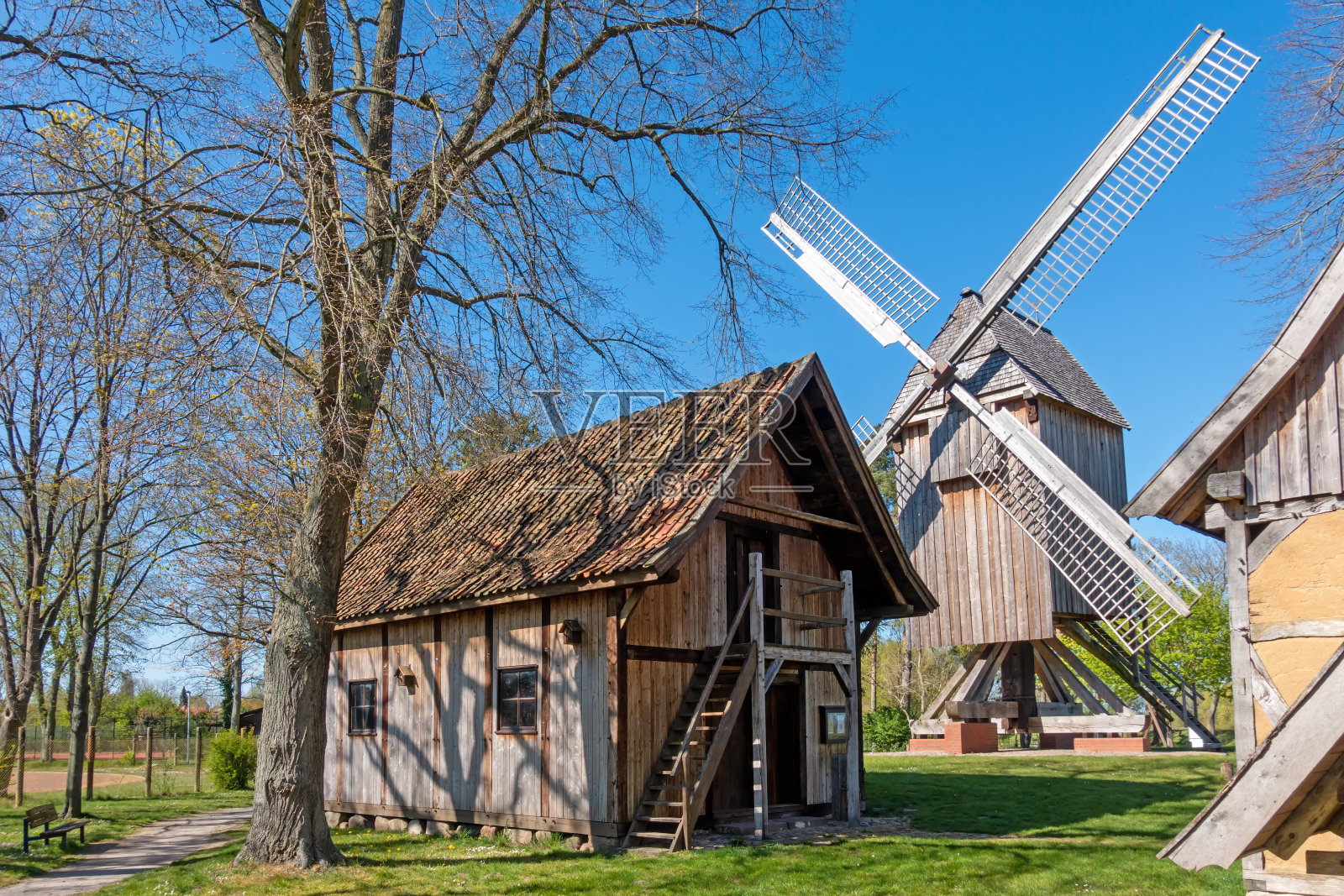 德国下萨克森州雷瑟姆的木制风车照片摄影图片