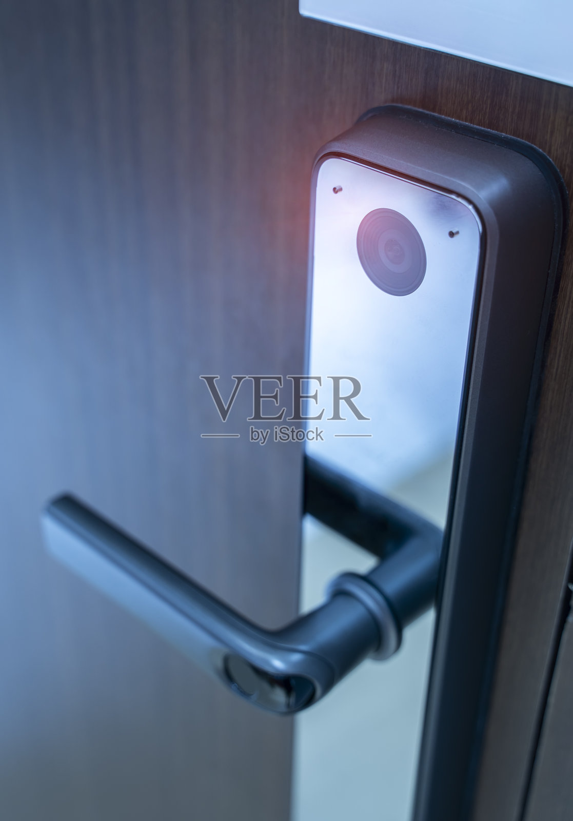 私人大楼防盗门的智能视频锁照片摄影图片