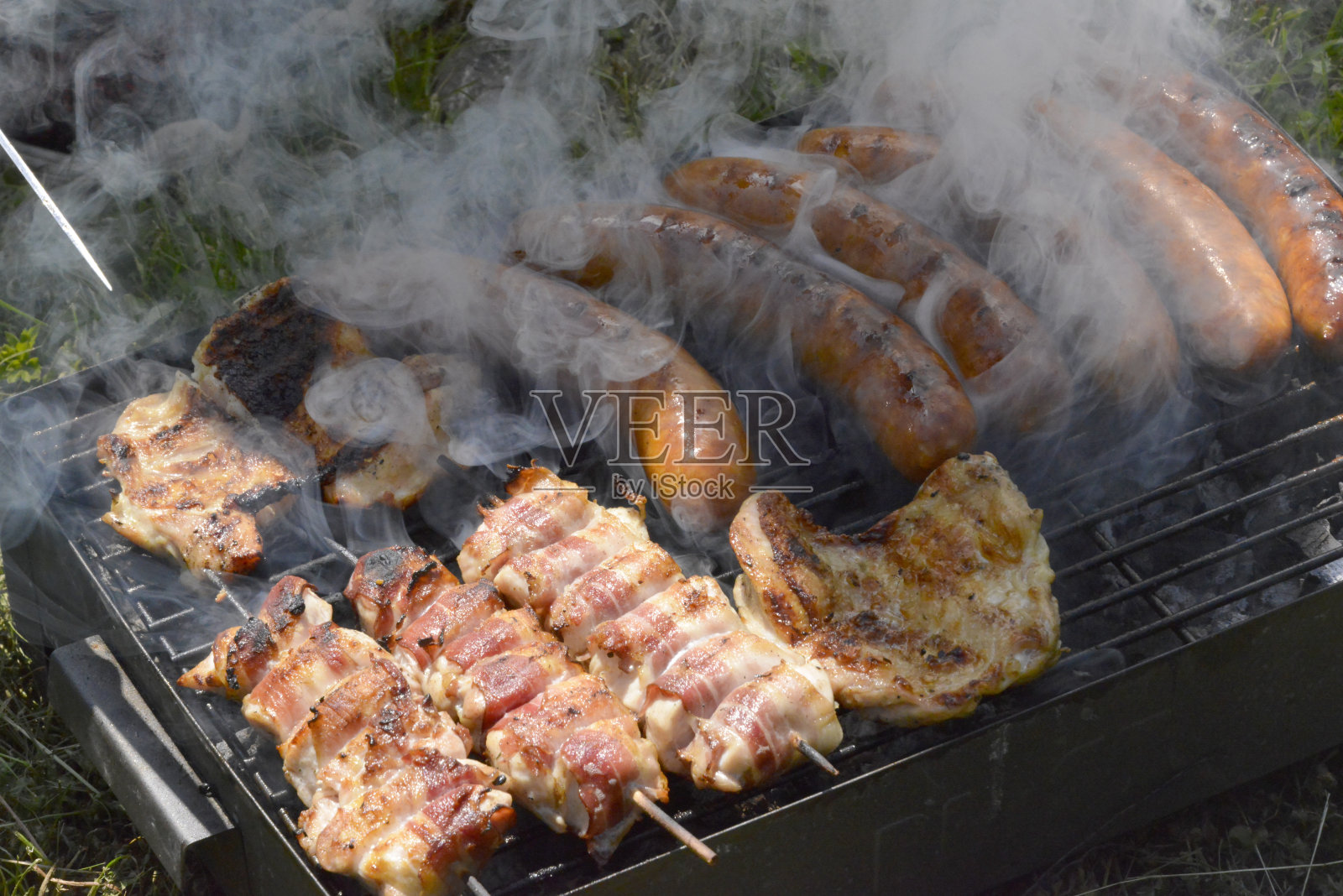 烤肉上的肉照片摄影图片