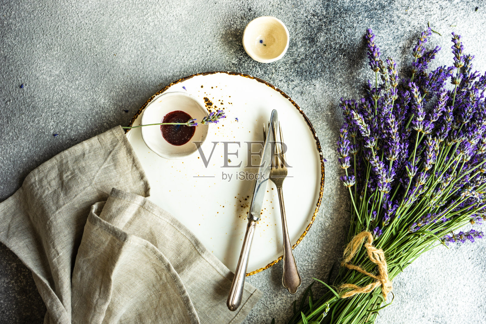 夏天的时间表与薰衣草照片摄影图片