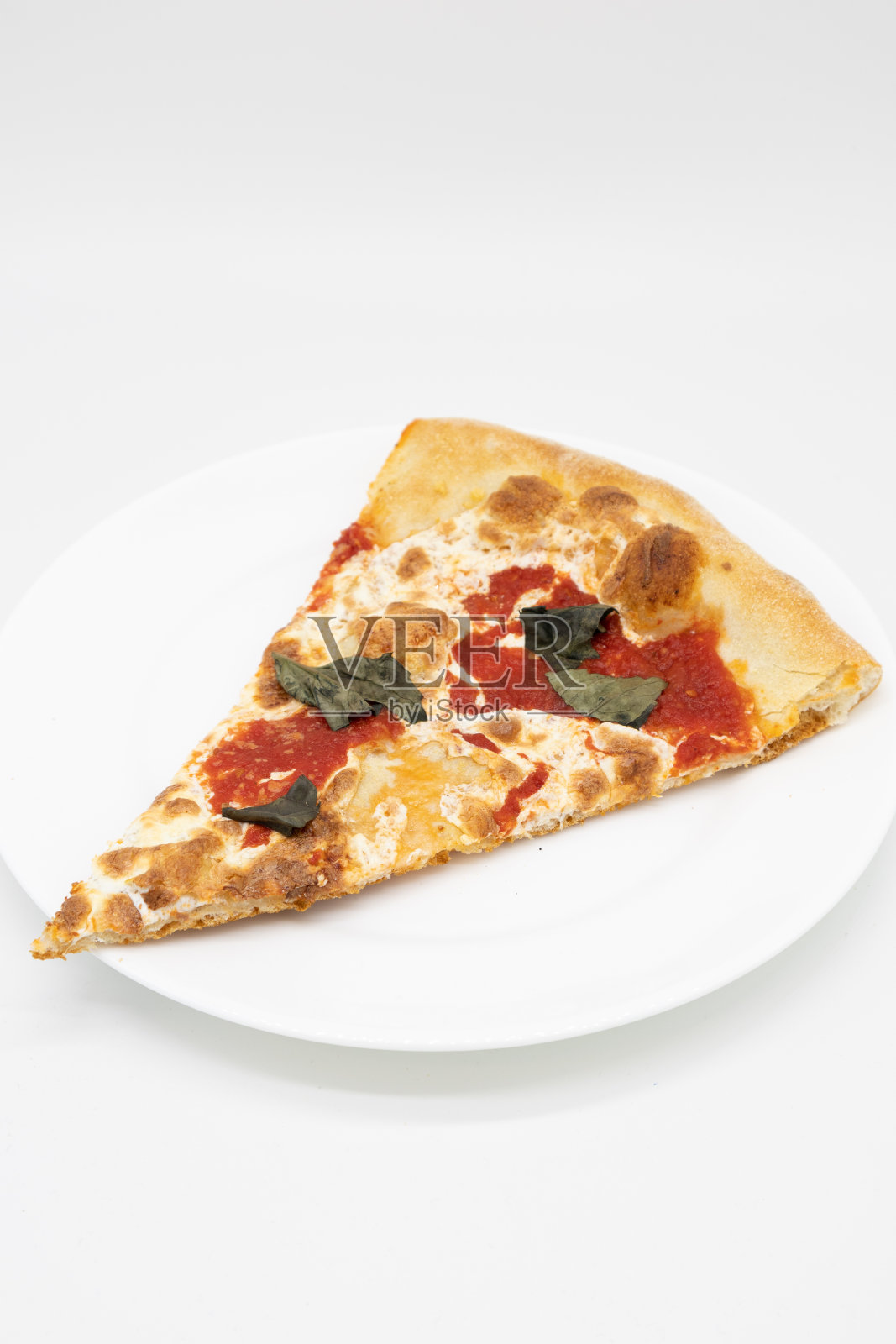 白色盘子里的玛格丽特广场片照片摄影图片