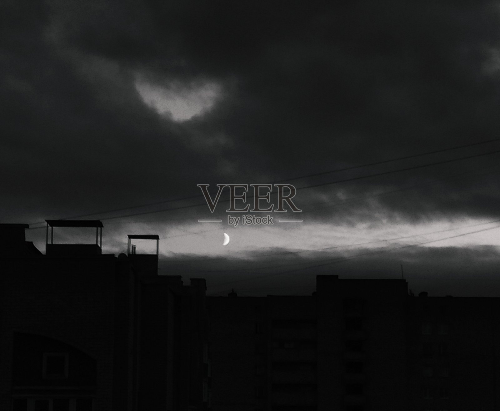 黑色和白色的城市月亮照片摄影图片