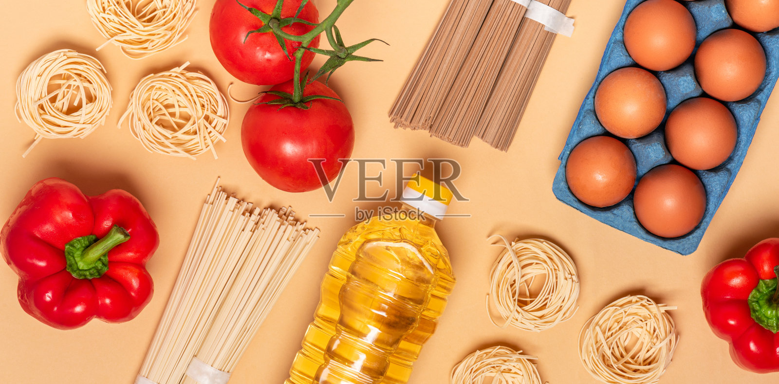 杂货——黄油、荞麦面、鸡蛋面、鸡蛋等产品照片摄影图片