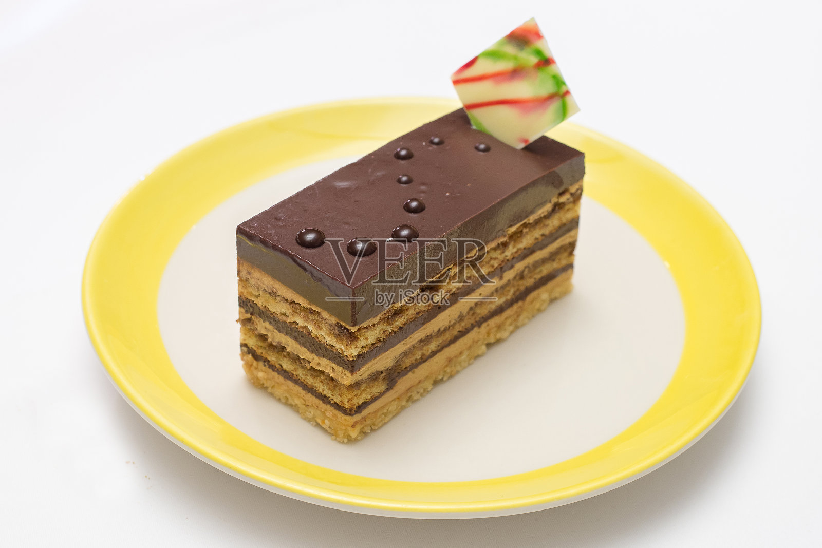 一层巧克力咖啡蛋糕照片摄影图片