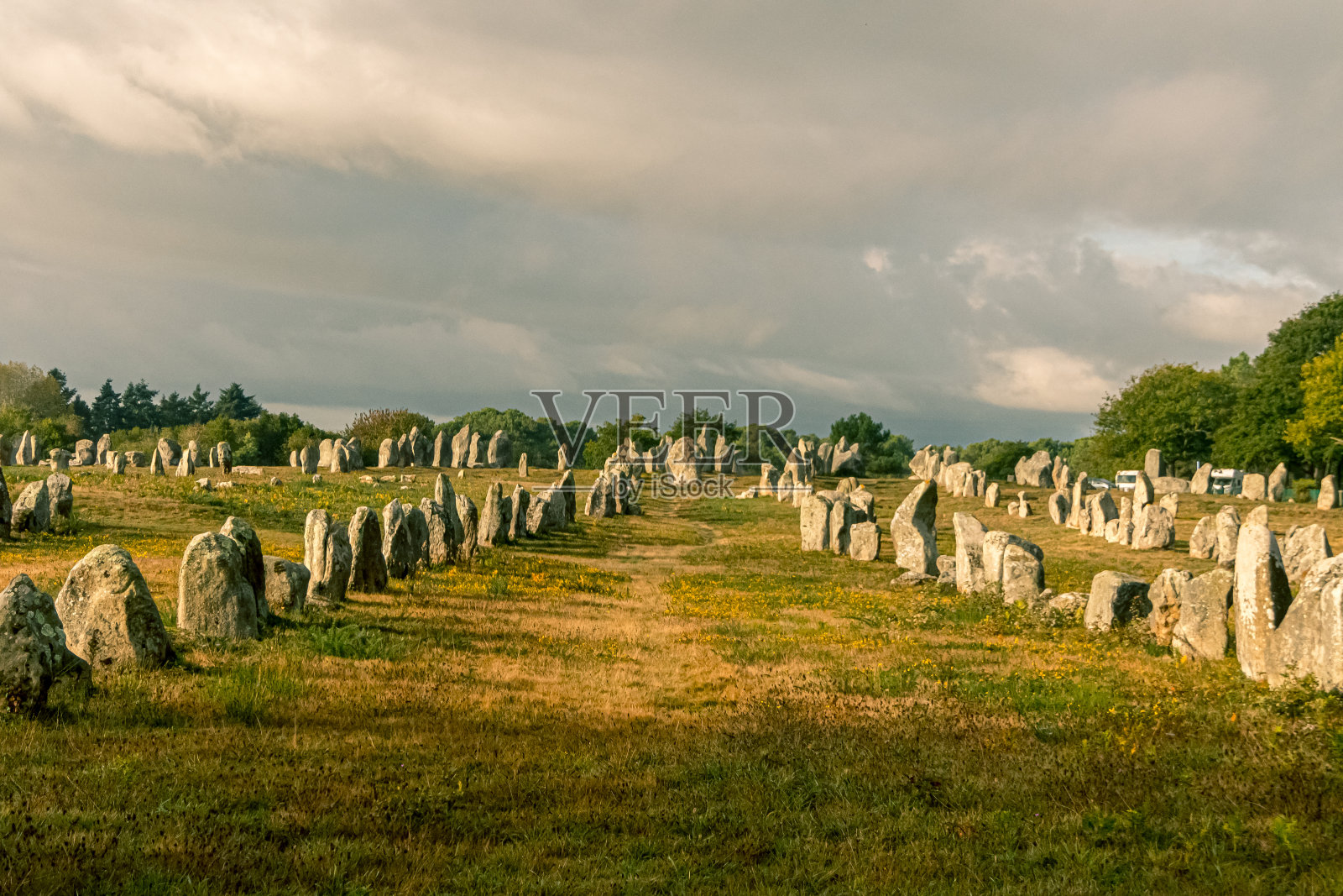 布列塔尼地区的卡纳克路线，Menhir de卡纳克。法国。照片摄影图片