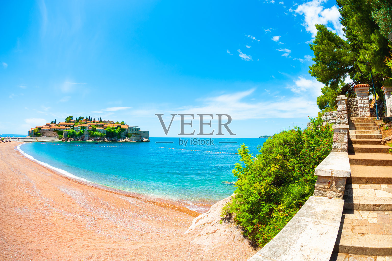 黑山的斯维提斯戴芬岛拥有美丽的海滩。照片摄影图片