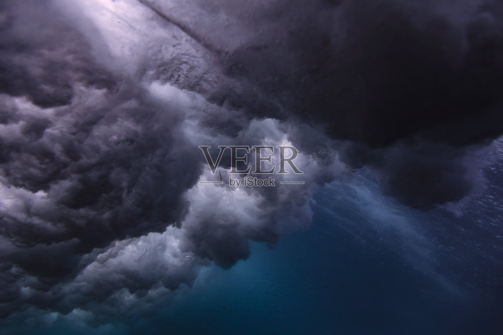 印度洋海浪，水下拍摄照片摄影图片