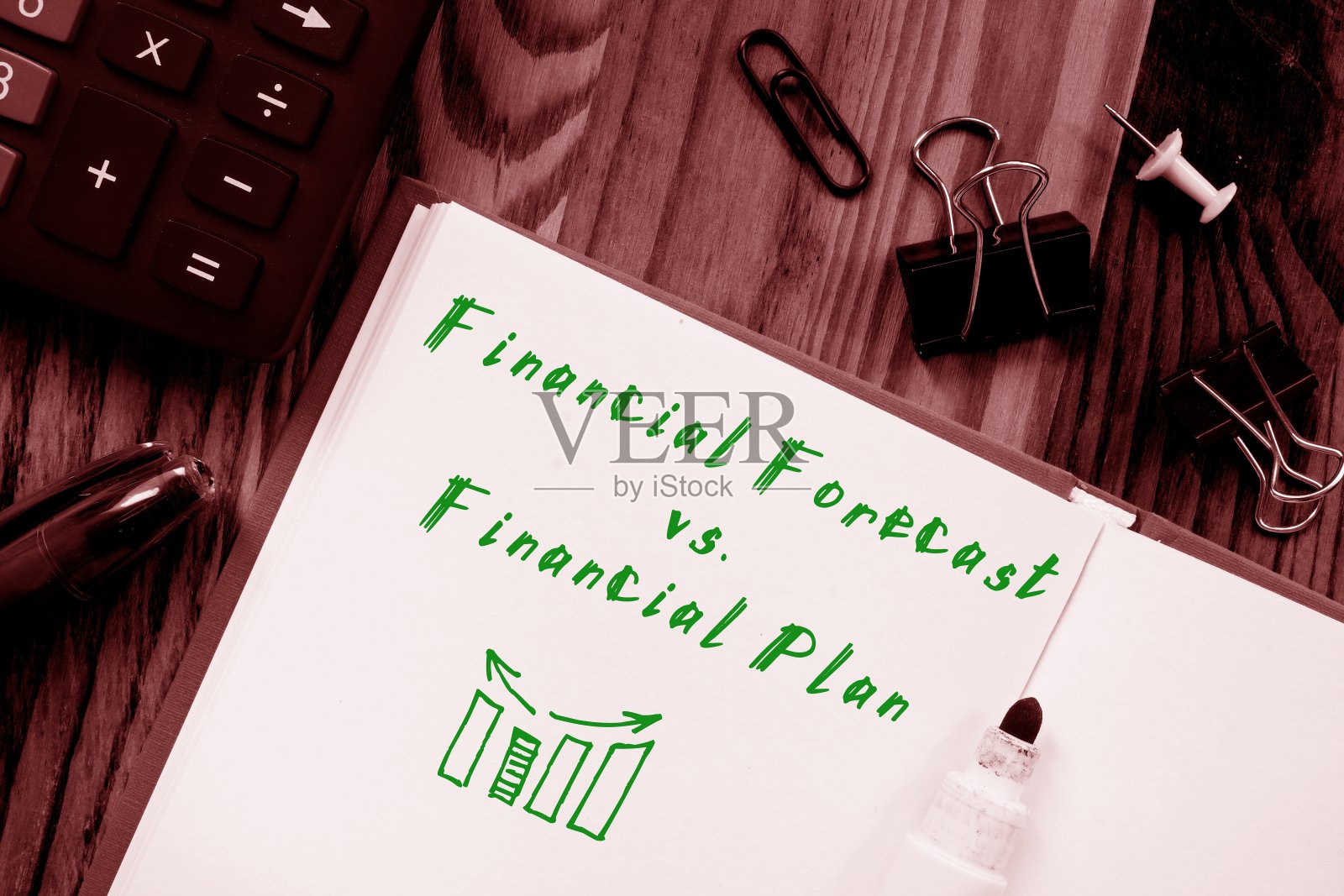 财务计划vs.财务预测照片摄影图片