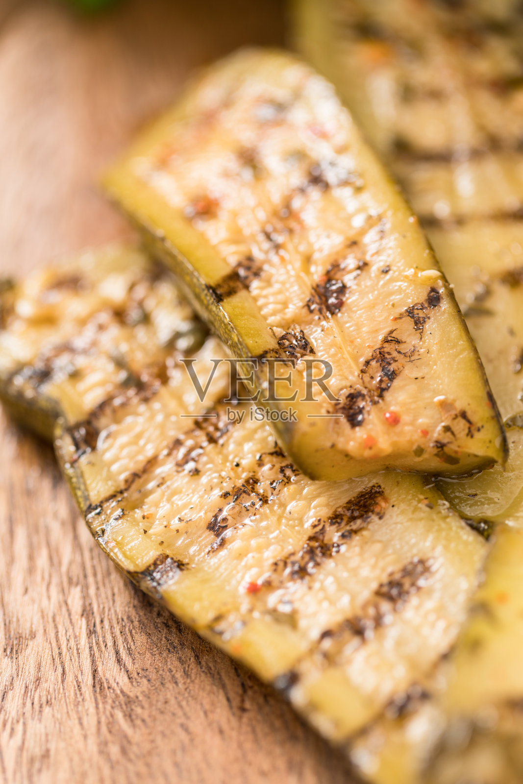 烤南瓜。意大利南部(尤指普利亚地区)的一种家常腌制品，作为配菜或开胃菜照片摄影图片