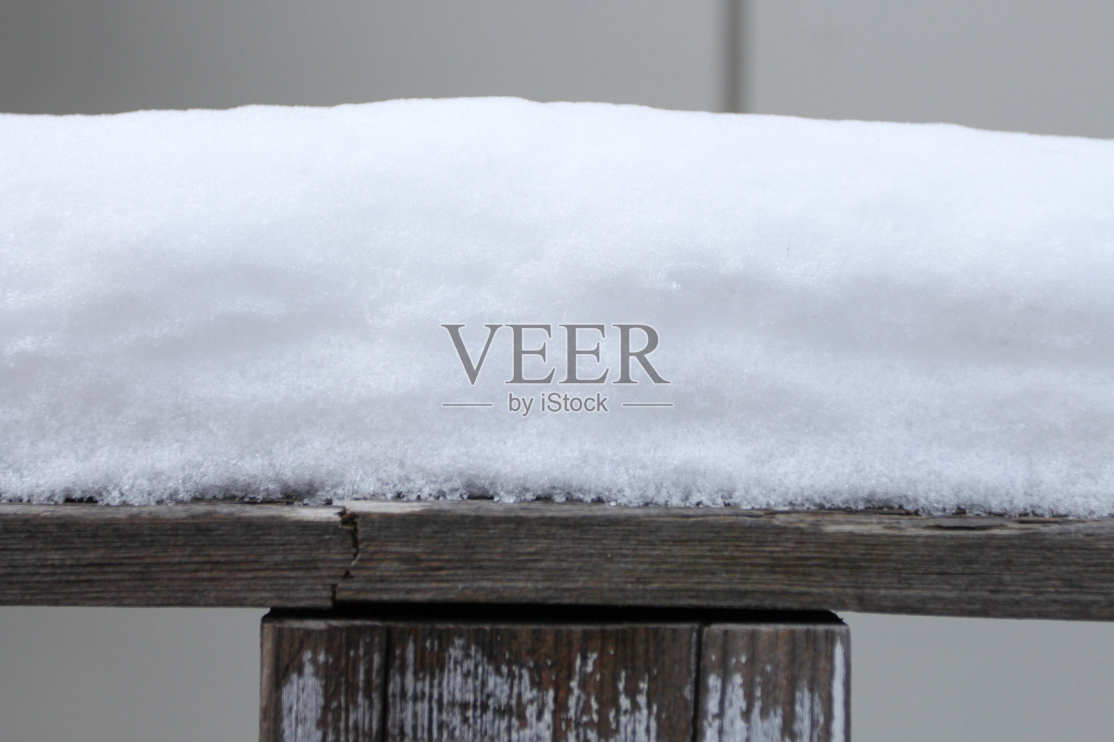 雪在秋天照片摄影图片