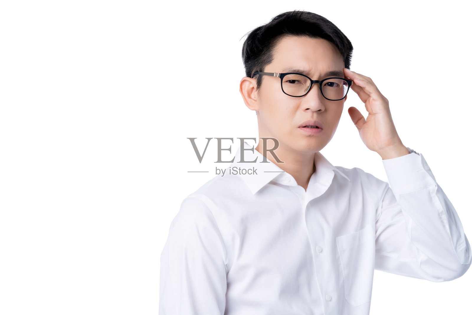 生病的亚洲眼镜男性成人头痛和偏头痛手触摸头与压力和紧张的白色背景健康观念的概念照片摄影图片