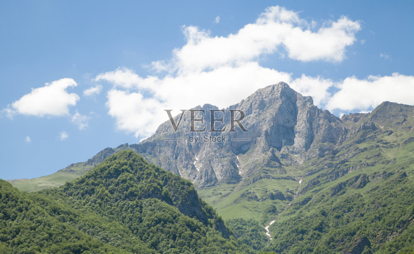 美丽的景色。在亚美尼亚的Khustup山照片摄影图片