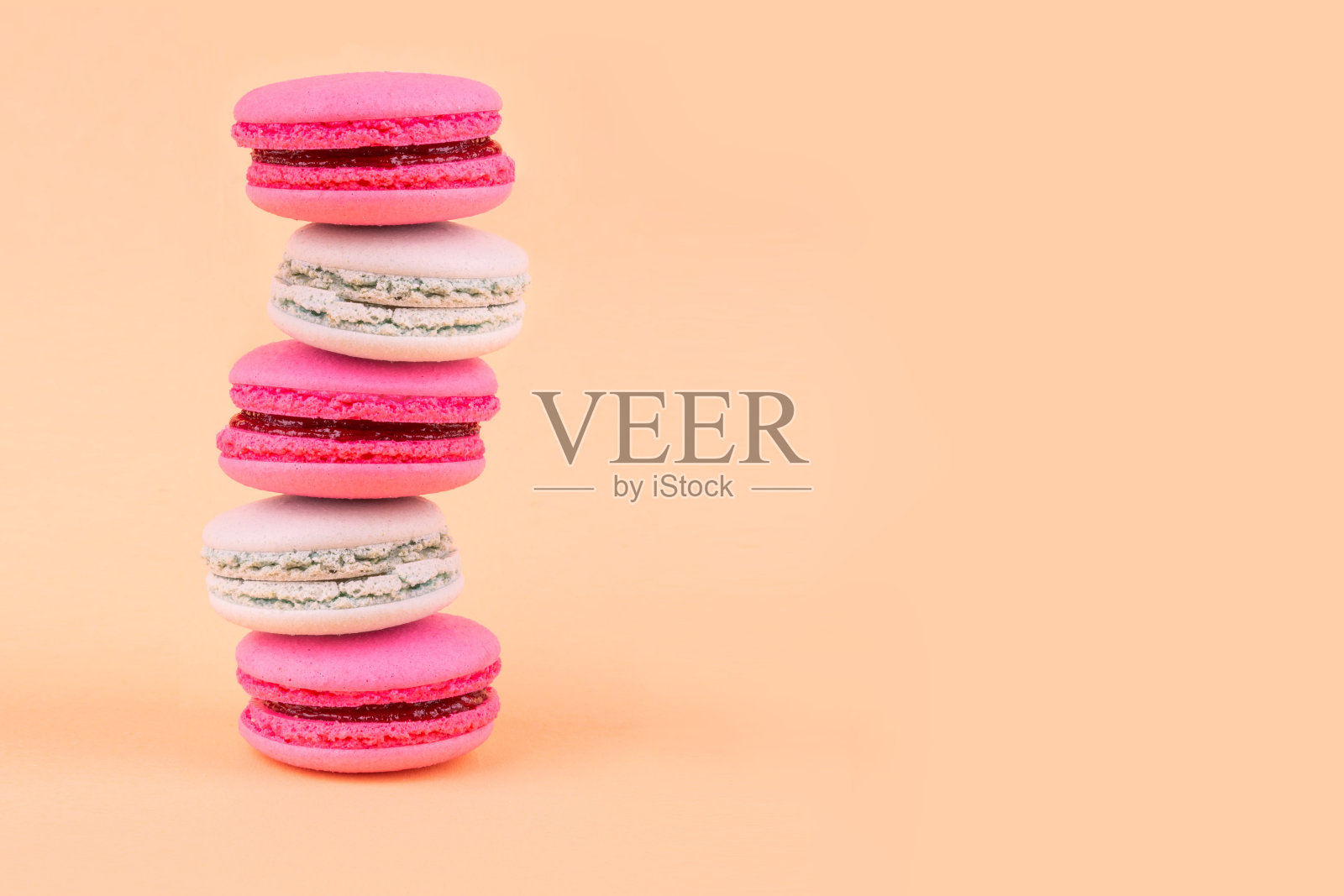 色彩斑斓的甜点蛋糕。照片摄影图片